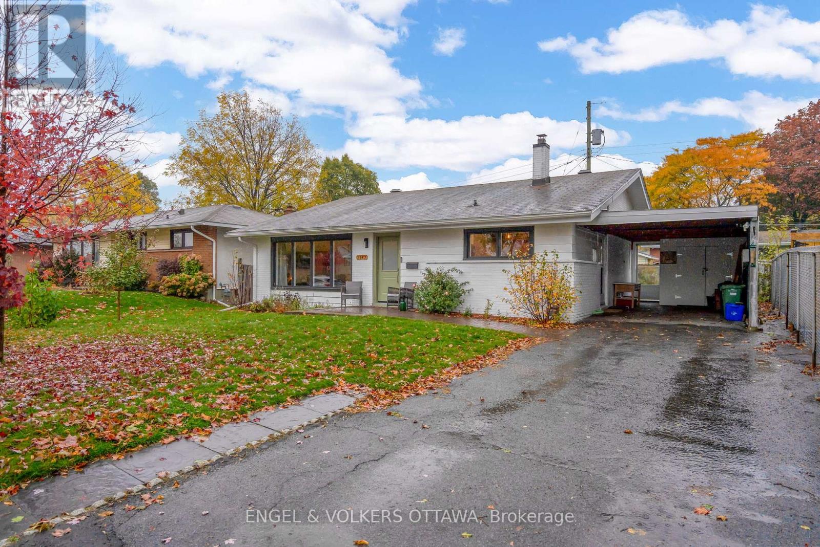 1147 Gateway Rd, Ottawa, ON K2C 2W8