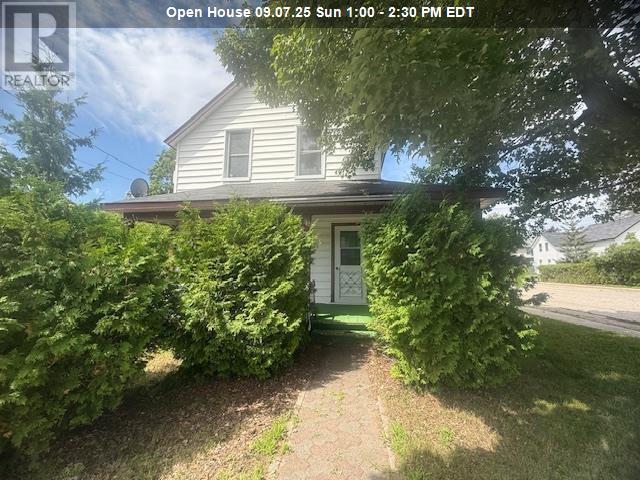 37 Hawkins St, Blind River, ON P0R 1B0