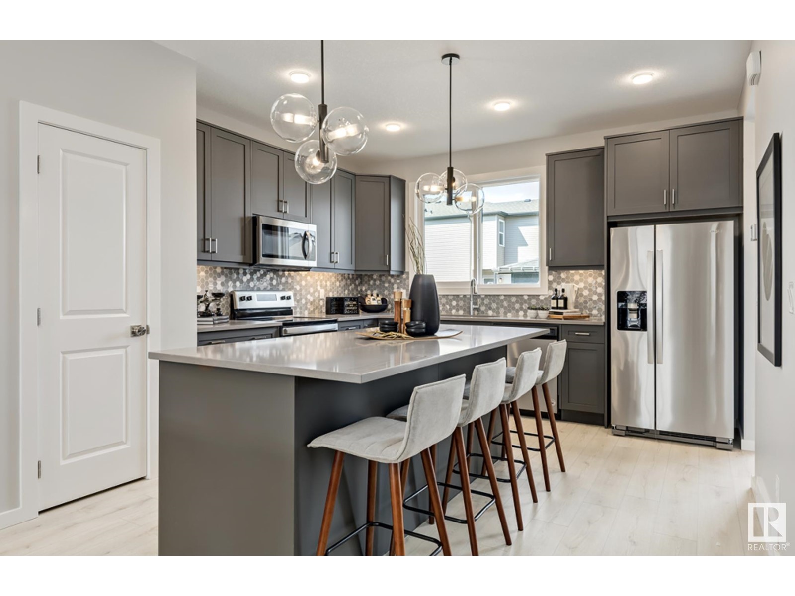 3 St Nw Unit 17203, Edmonton, AB T5Y 4G7