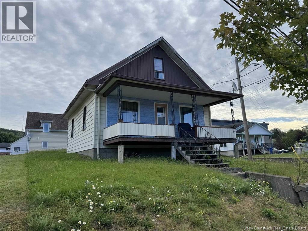 9 Martin St, Edmundston, NB E3V 2L8