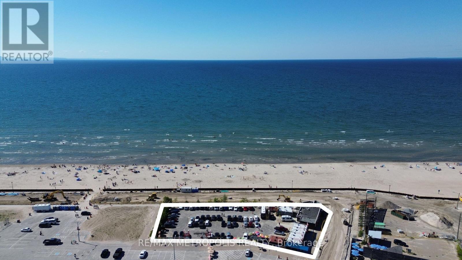 10 Main St, Wasaga Beach, ON L9Z 2K3