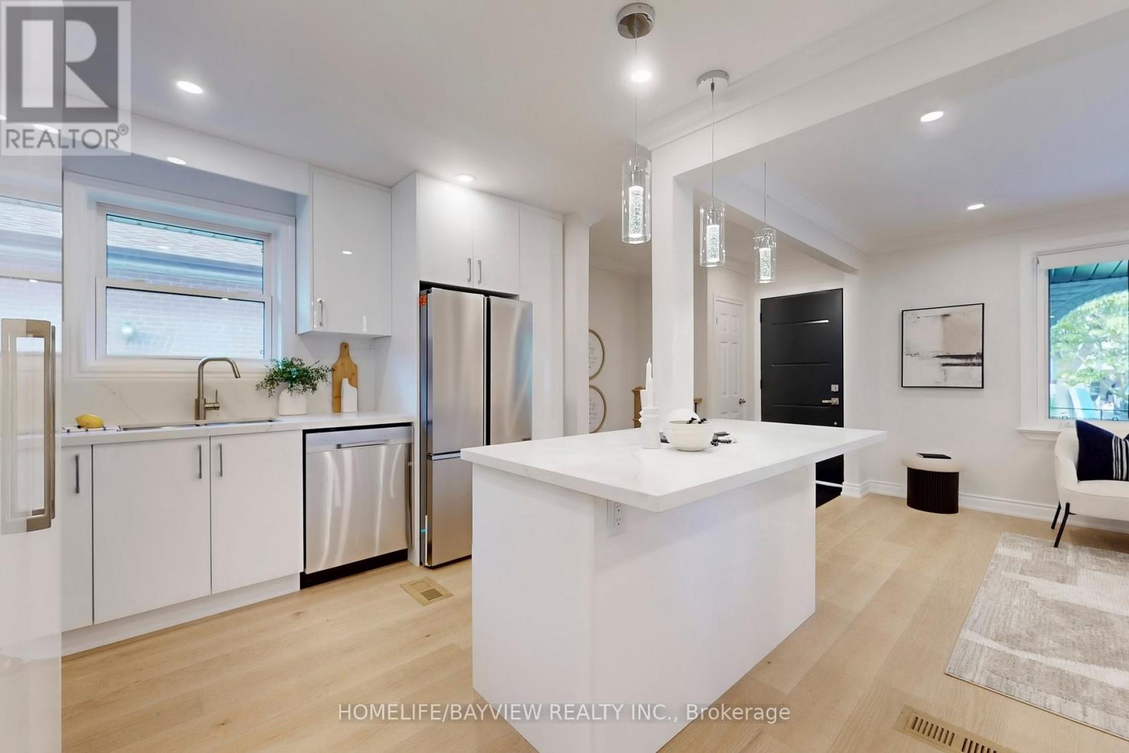 313 Churchill Ave, Toronto, ON M2R 1E6
