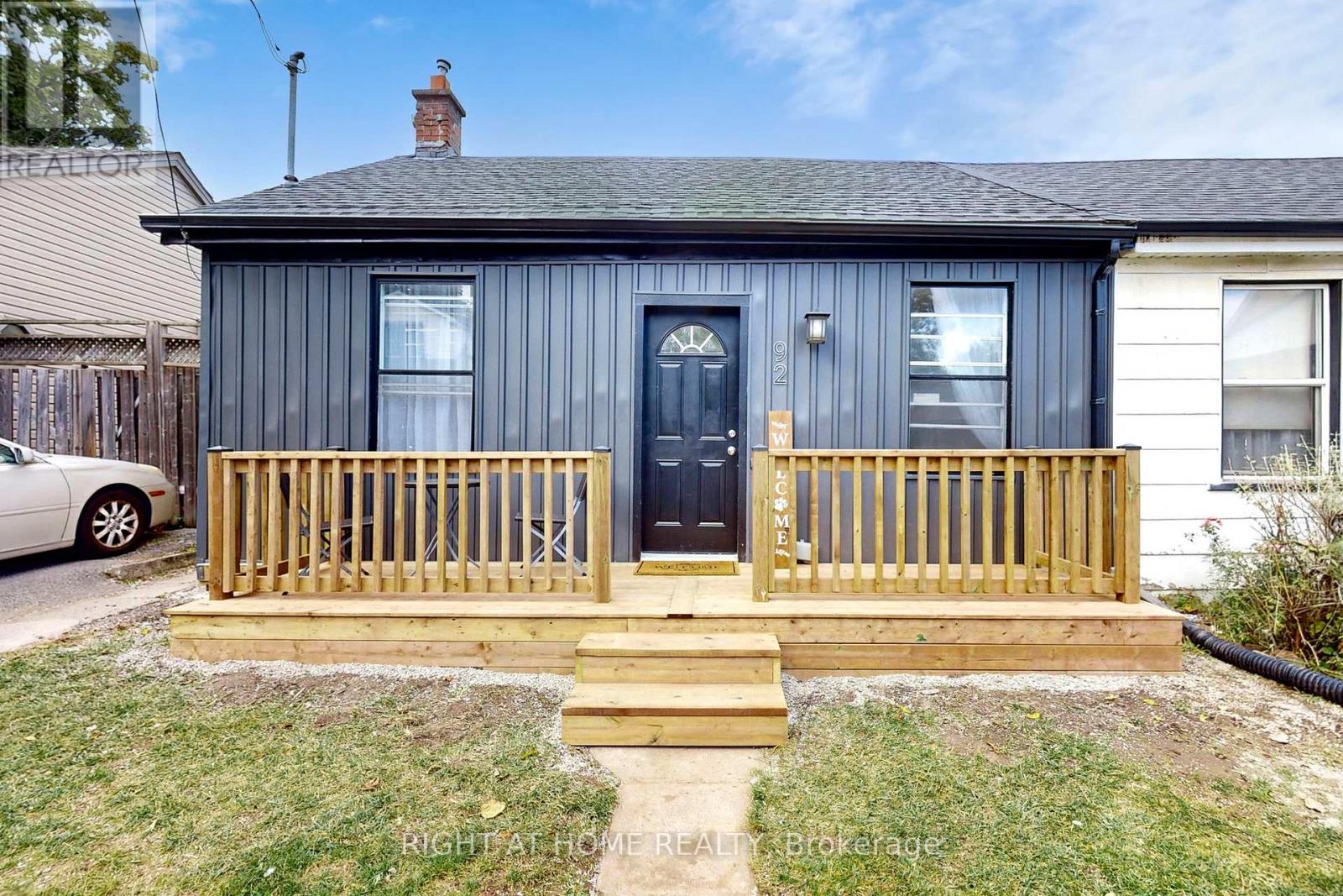 92 Aurora St, Hamilton, ON L8N 2P7