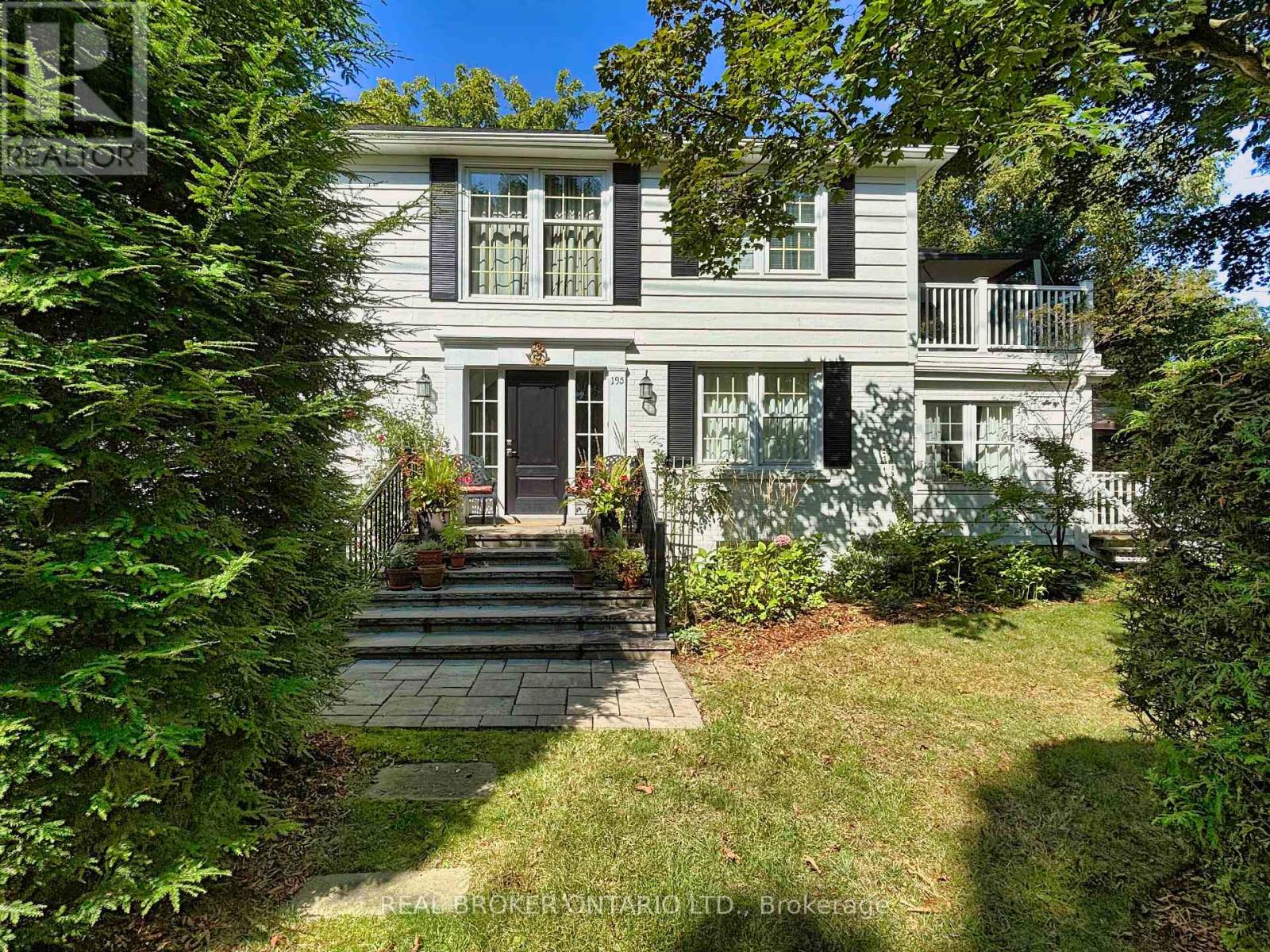195 William St, Oakville, ON L6J 1C8