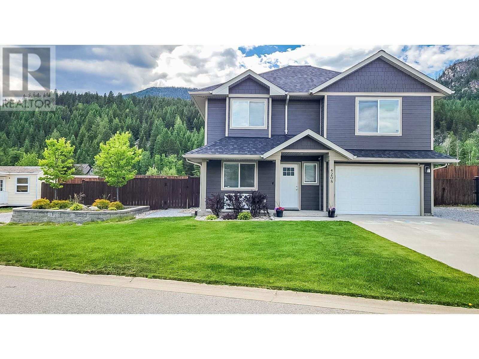 4208 16th Avenue, Castlegar, BC V1N 4X7