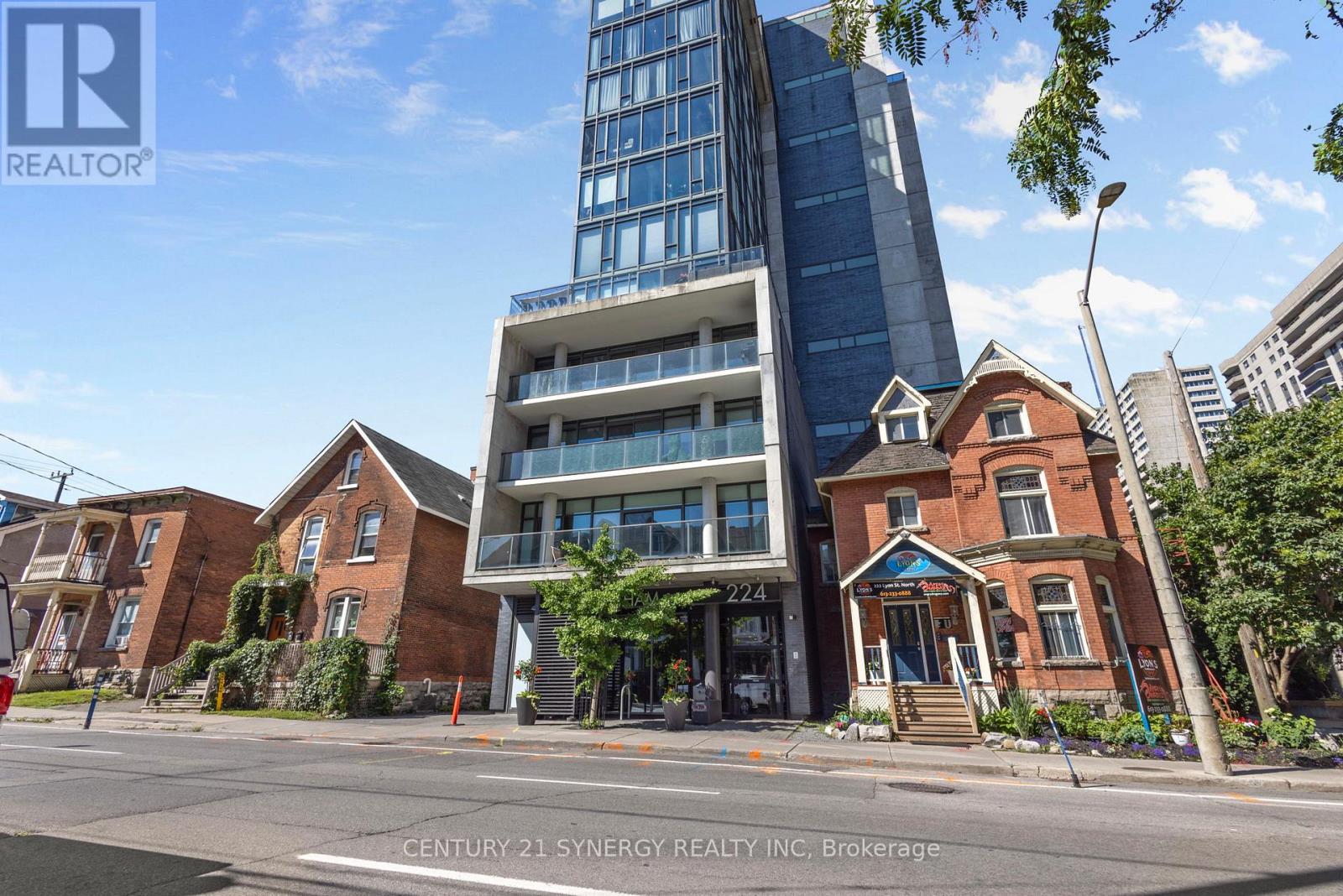 313 224 Lyon St N, Ottawa, ON K1R 0C1