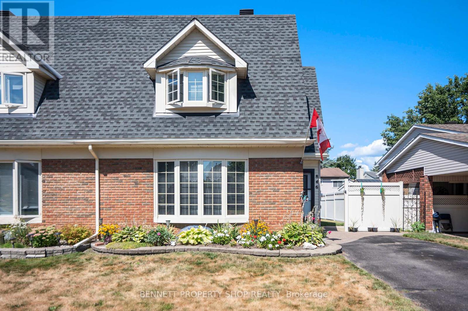 846 Borland Dr, Ottawa, ON K1E 1X5