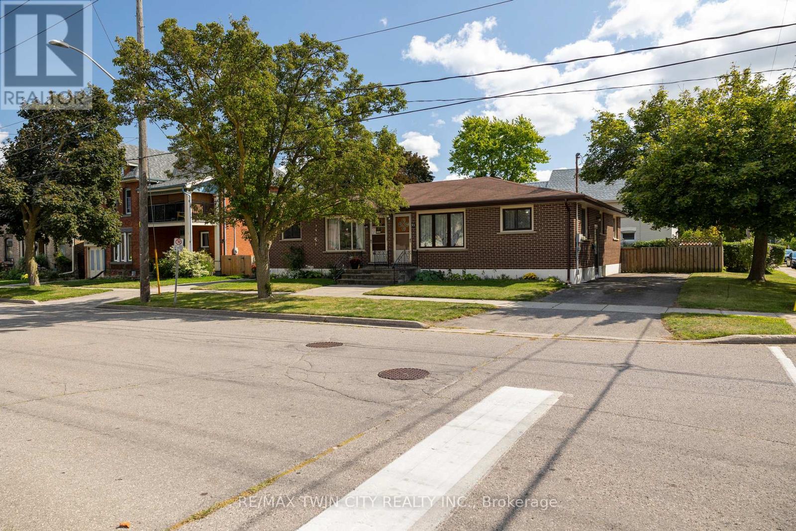 93-95 East Ave, Brantford, ON N3S 3L8