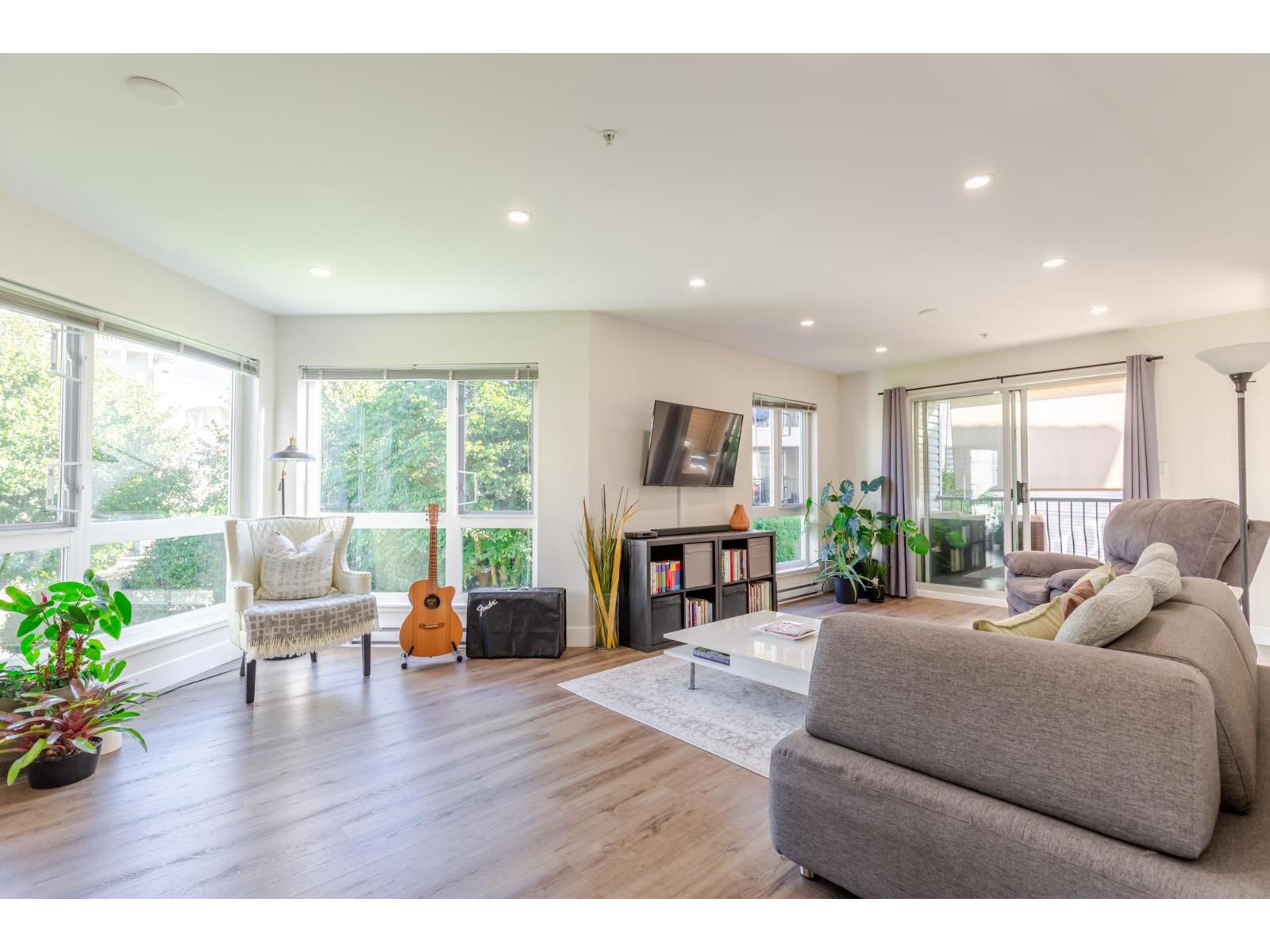 3172 Gladwin Road Unit 202, Abbotsford, BC V2T 5T3