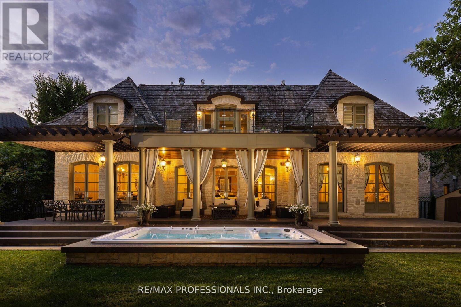 56 Ravenscrest Dr, Toronto, ON M9B 5M7