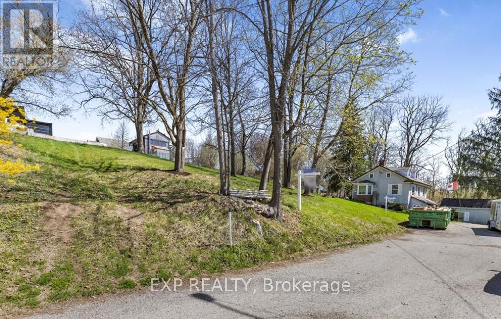 10 Elgin St, Woolwich, ON N0B 1N0