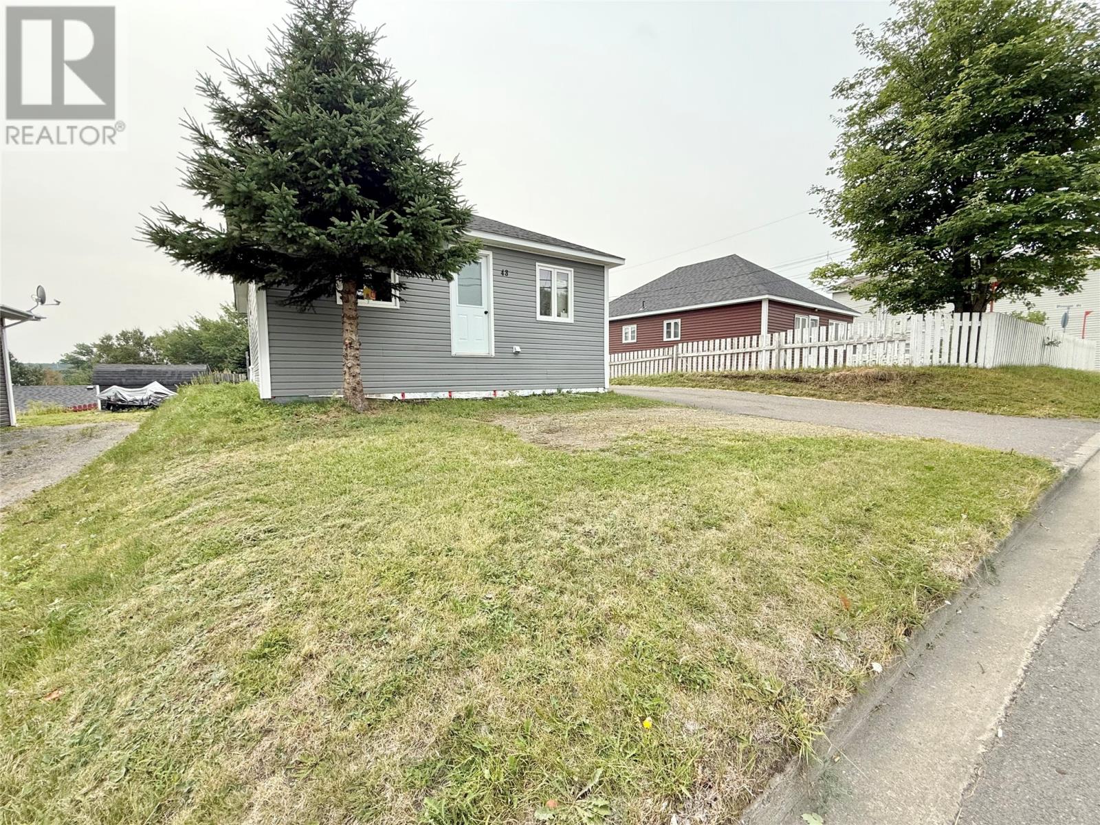 43 Earle St, Grand Falls-Windsor, NL A2B 1H5