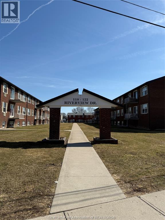 118 Riverview Drive Unit 412, Chatham, ON N7M 1A5
