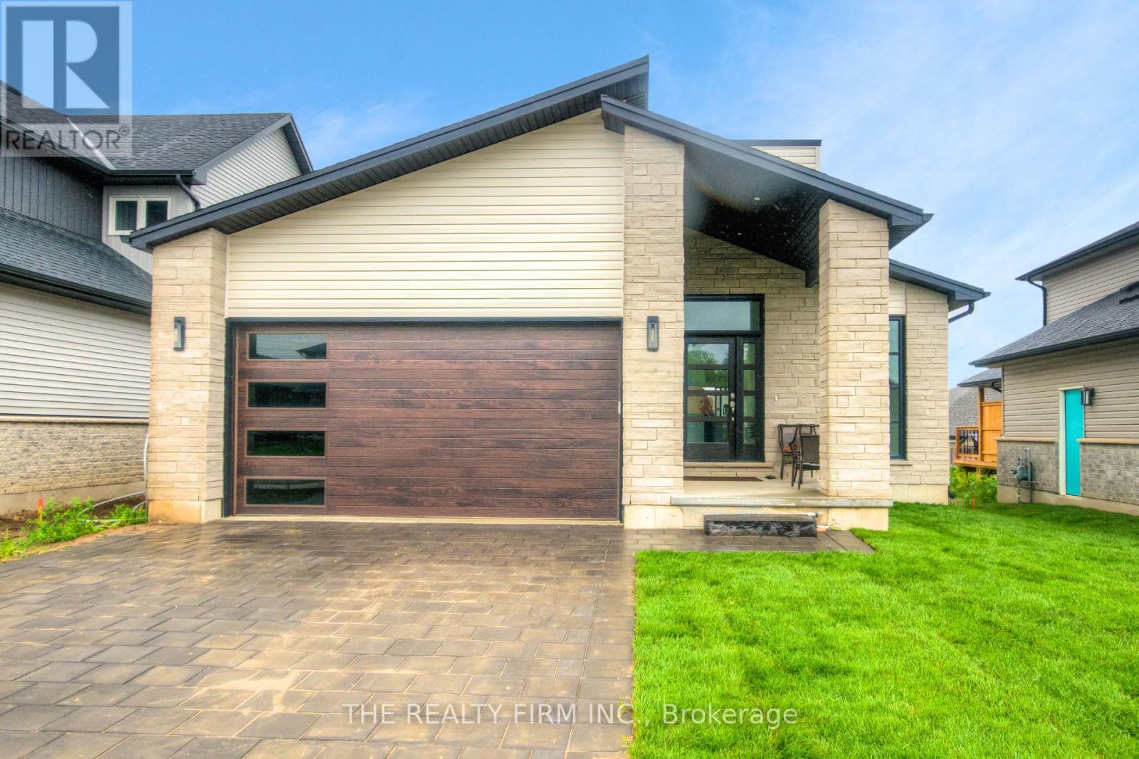 287 King St, Southwest Middlesex, ON N0L 1M0