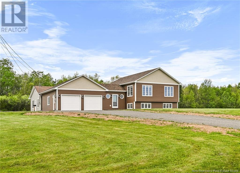 25 Leger Cres, Saint-grgoire, NB E4V 2N7