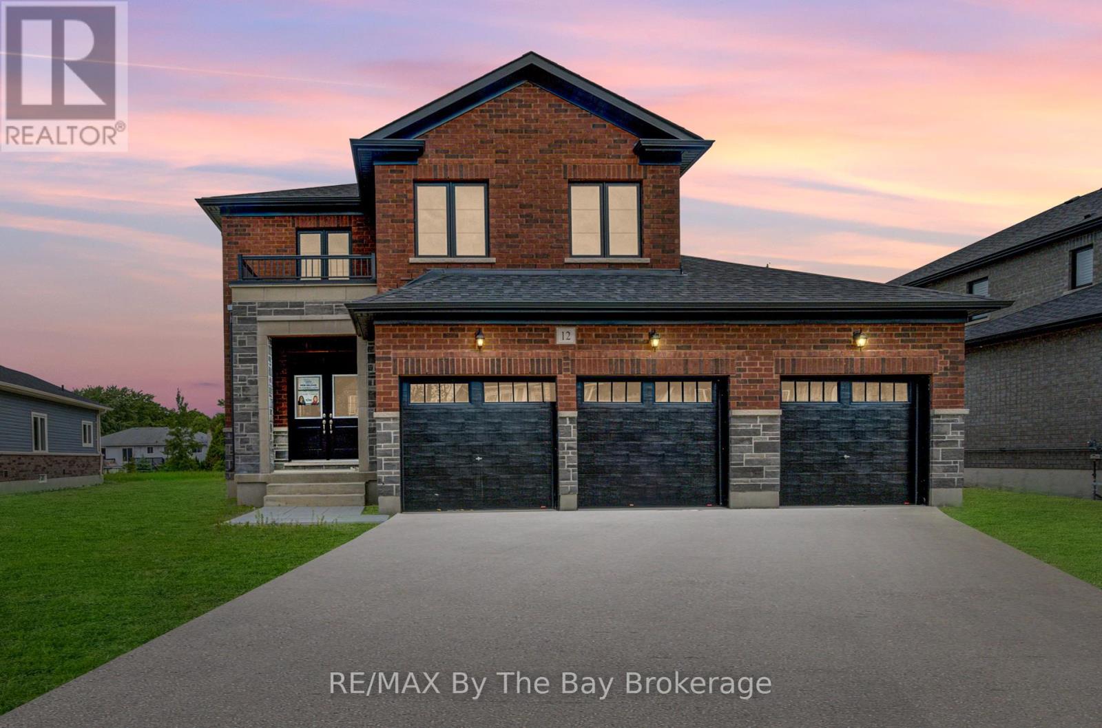 12 Misty Ridge Rd, Wasaga Beach, ON L9Z 0R8
