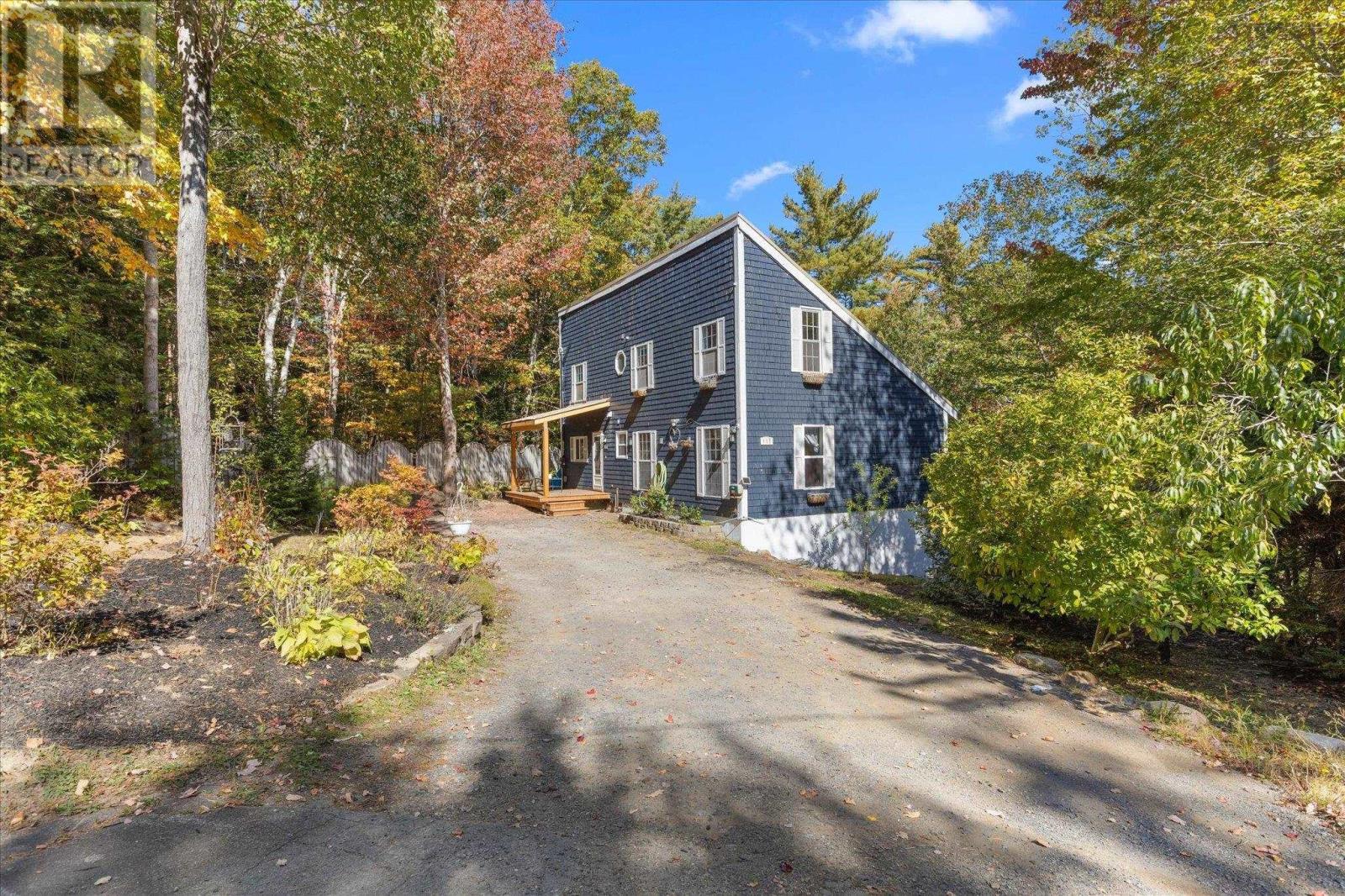 115 Parkdale Ave, Bridgewater, NS B4V 1L8