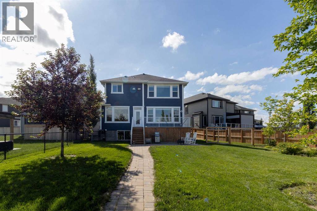 33 Silverado Crest Bay SW, Calgary, AB T2X 2B3