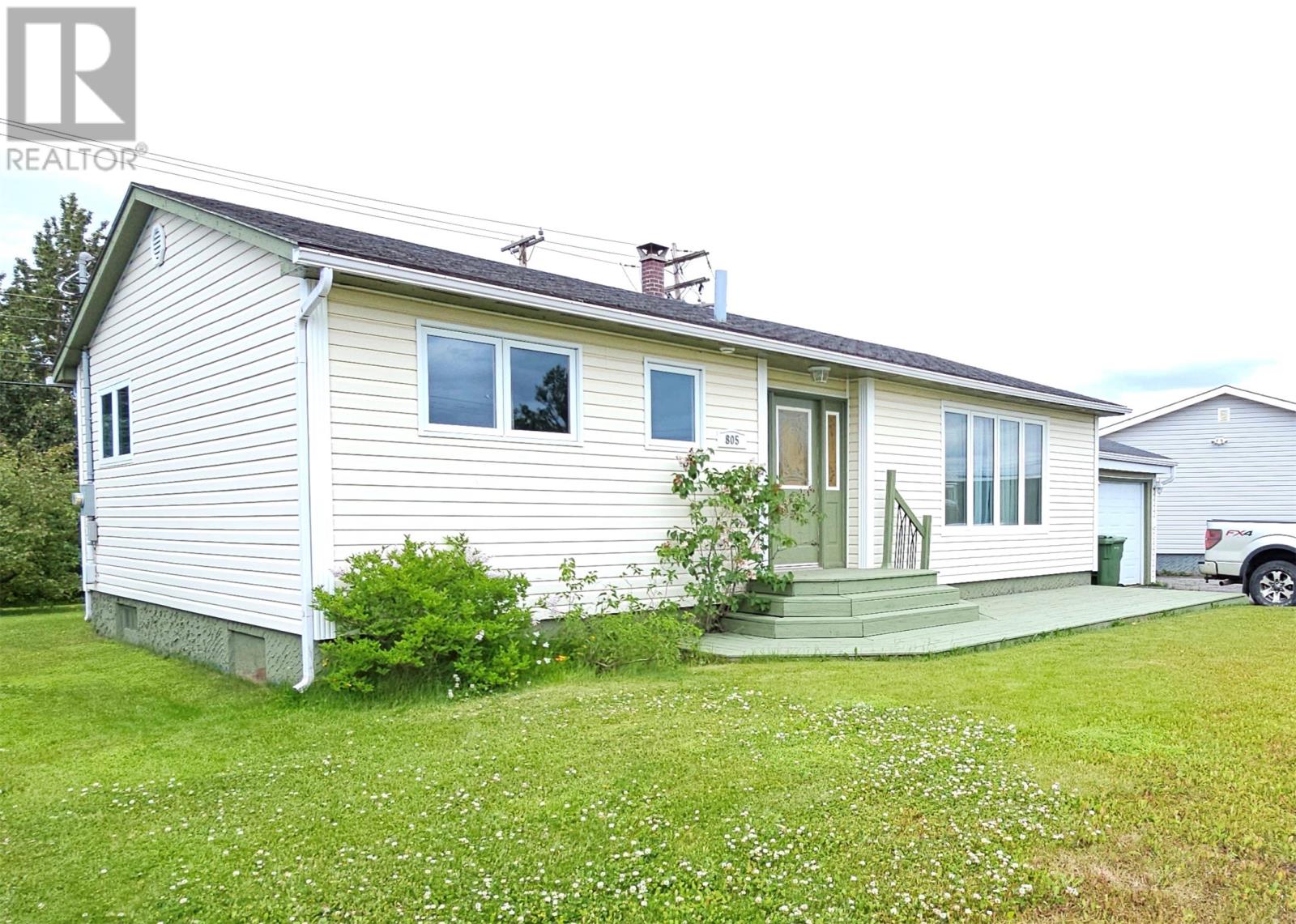 805 Willow Dr, Labrador City, NL A2V 1A5