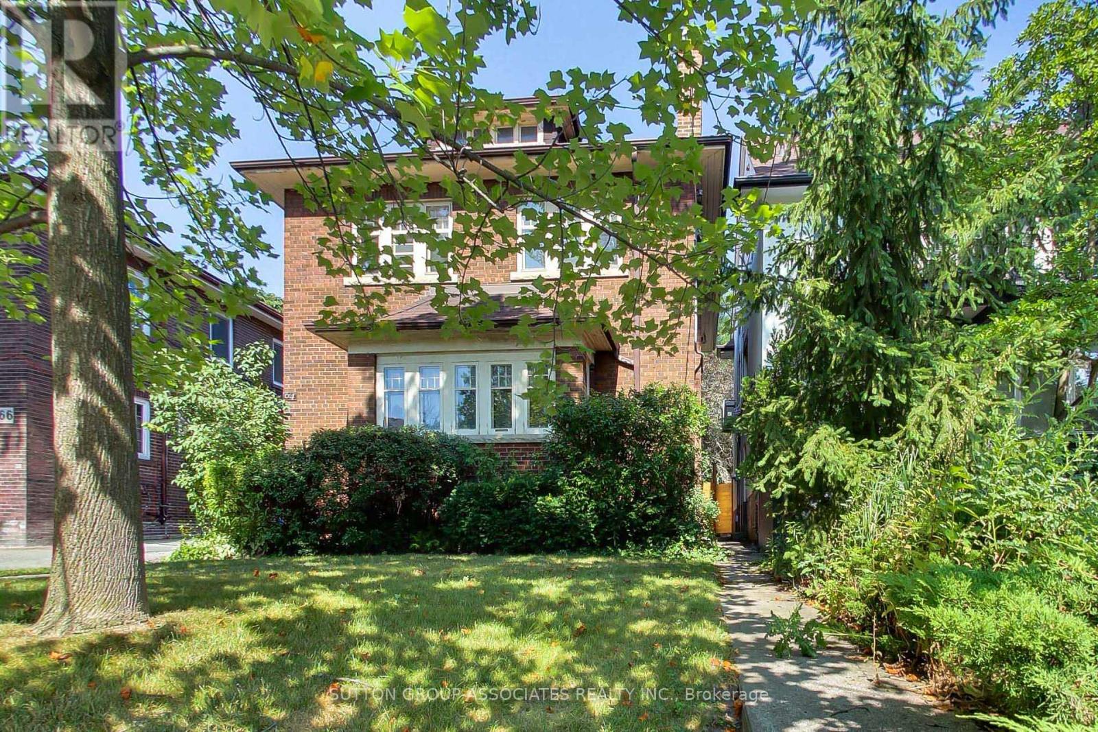 64 Burnside Dr, Toronto, ON M6G 2M8