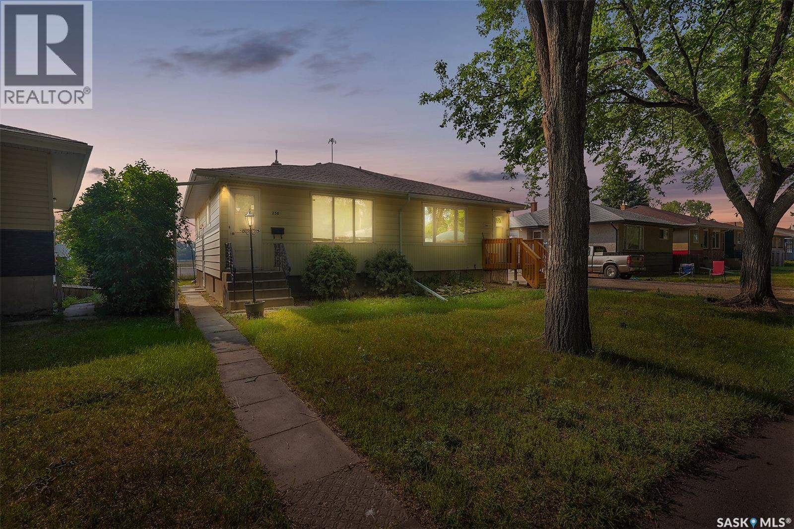 258 Froom Cres, Regina, SK S4N 1B7