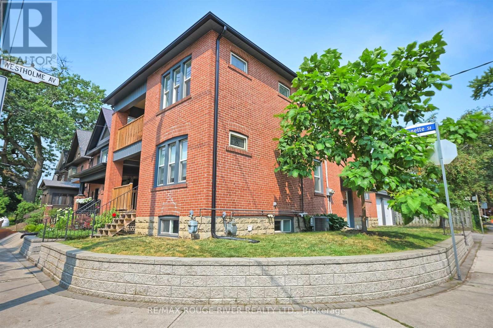 498 Annette St, Toronto, ON M6P 1S3