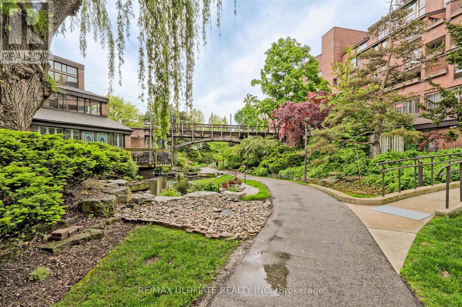 307 40 Sylvan Valleyway, Toronto, ON M5M 4M3