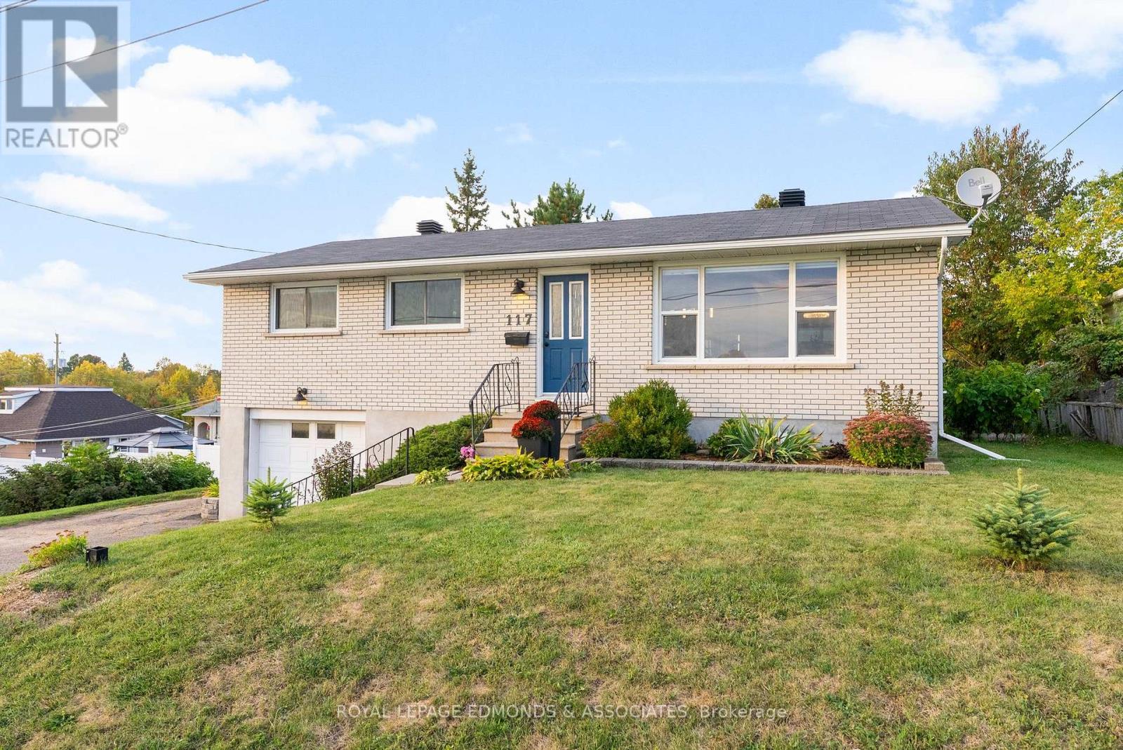 117 Bell St, Pembroke, ON K8A 2J7