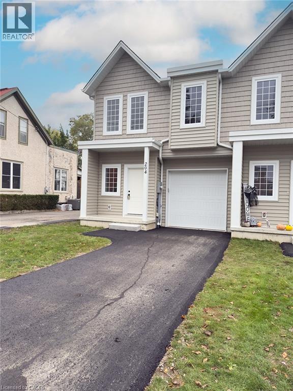 204 William St, Delhi, ON N4B 1M8