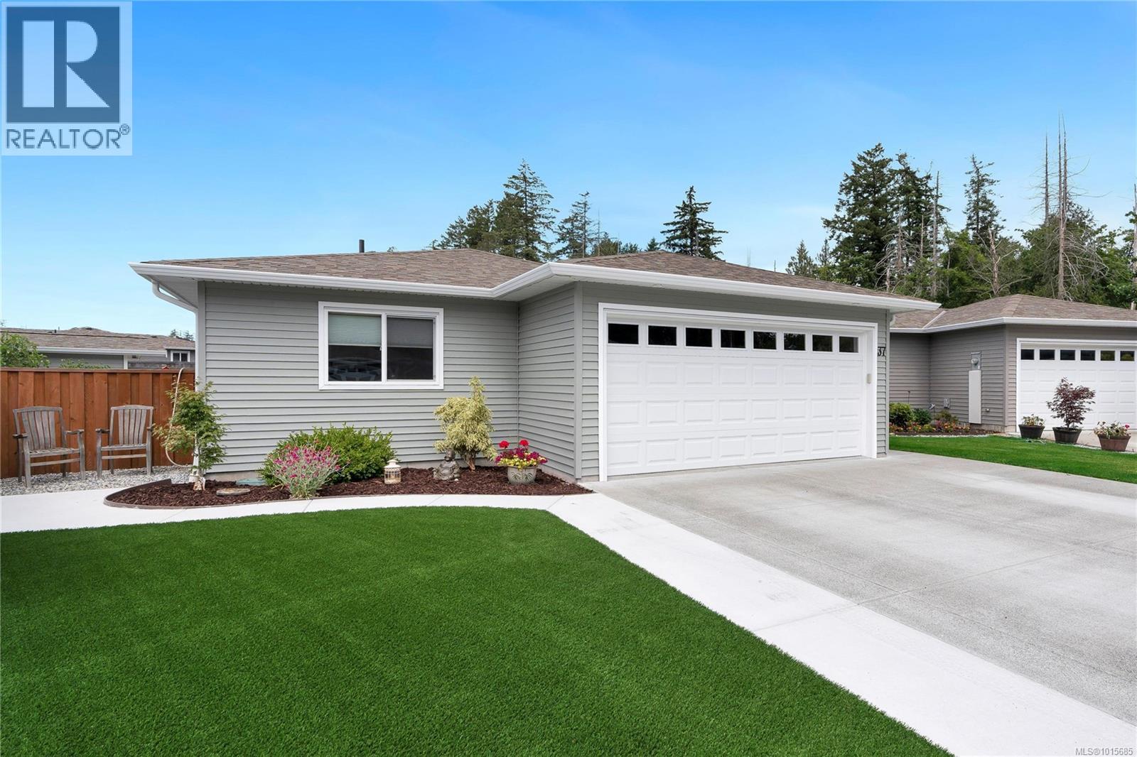 7586 Tetayut Rd Unit 37 Rd, Central Saanich, BC V8M 0B4