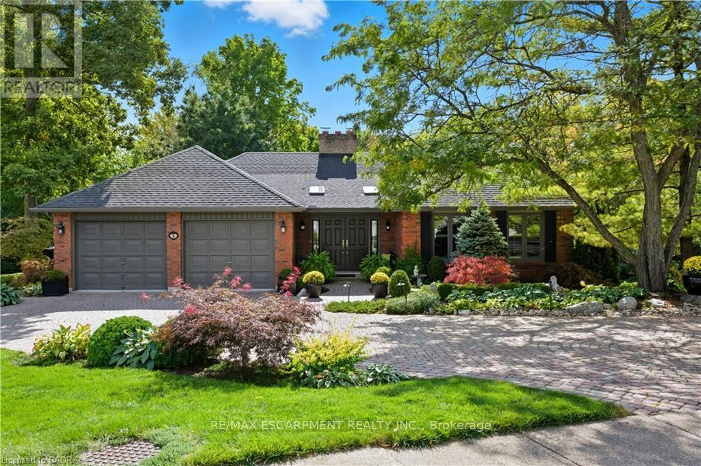 9 Mays Cres, Hamilton, ON L0R 2H4