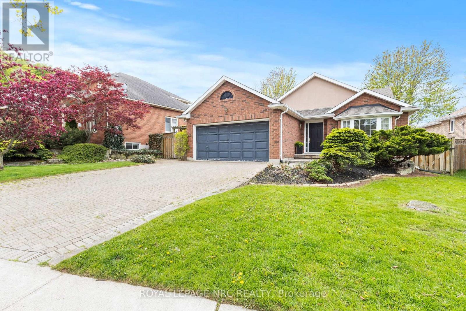 38 Baker Rd S, Grimsby, ON L3M 5H6