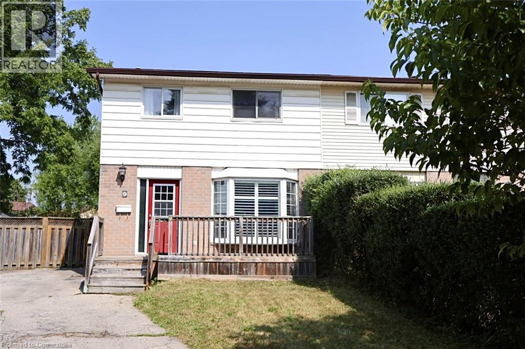 9 Duncairn Ct, Hamilton, ON L9C 6G2