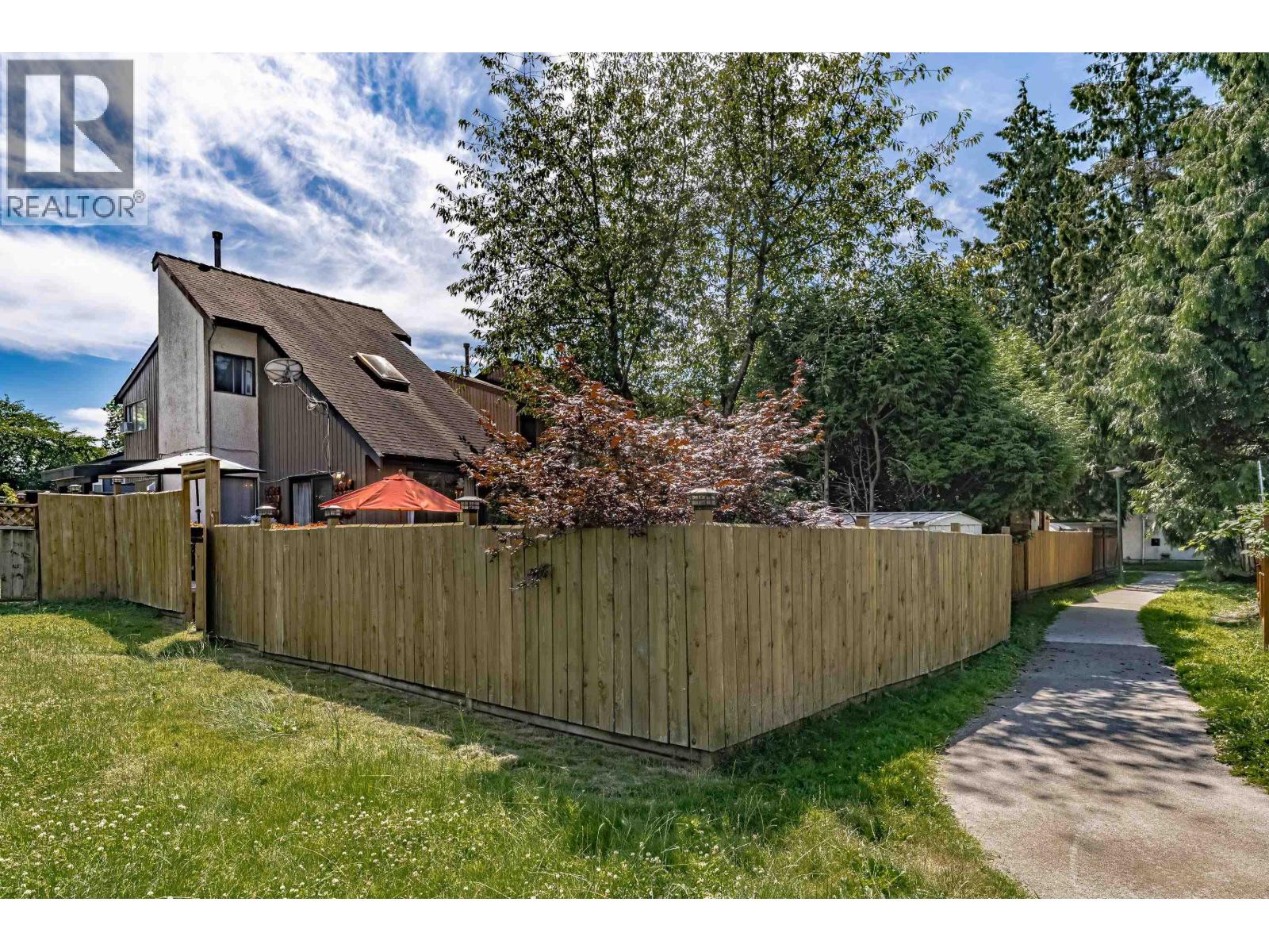 3035 Ashbrook Pl, Coquitlam, BC V3C 4A8