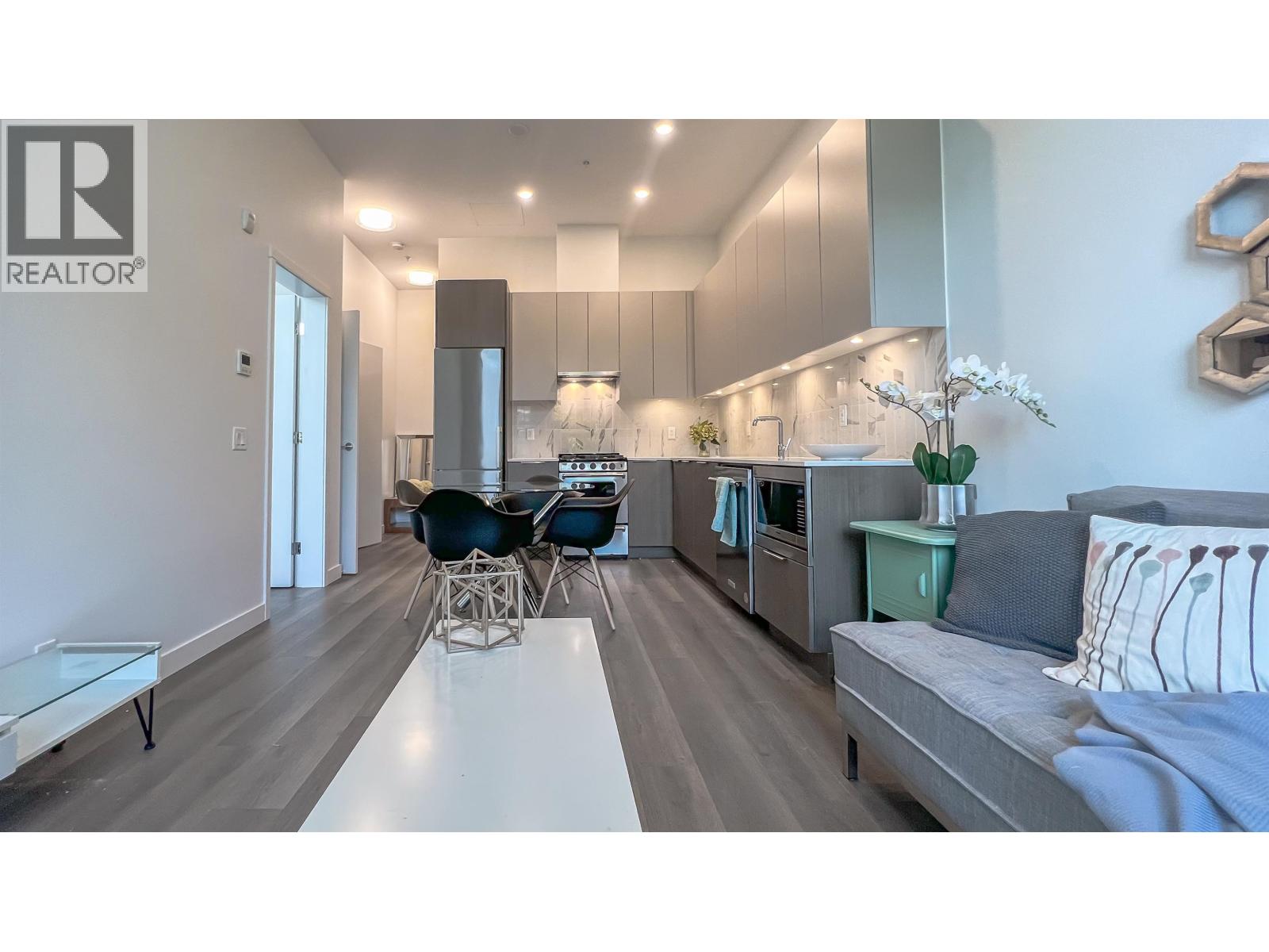 645 Como Lake Avenue Unit 111, Coquitlam, BC V3J 0N9