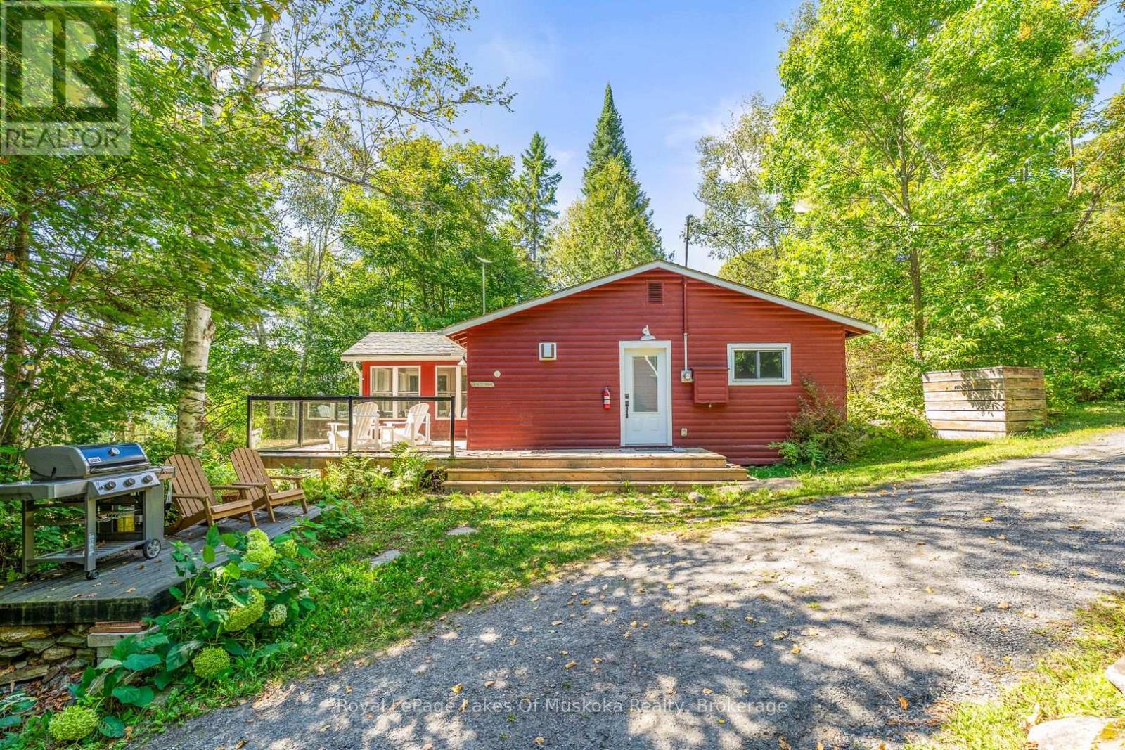 1341 Billie Bear Rd, Lake of Bays, ON P1H 2J6