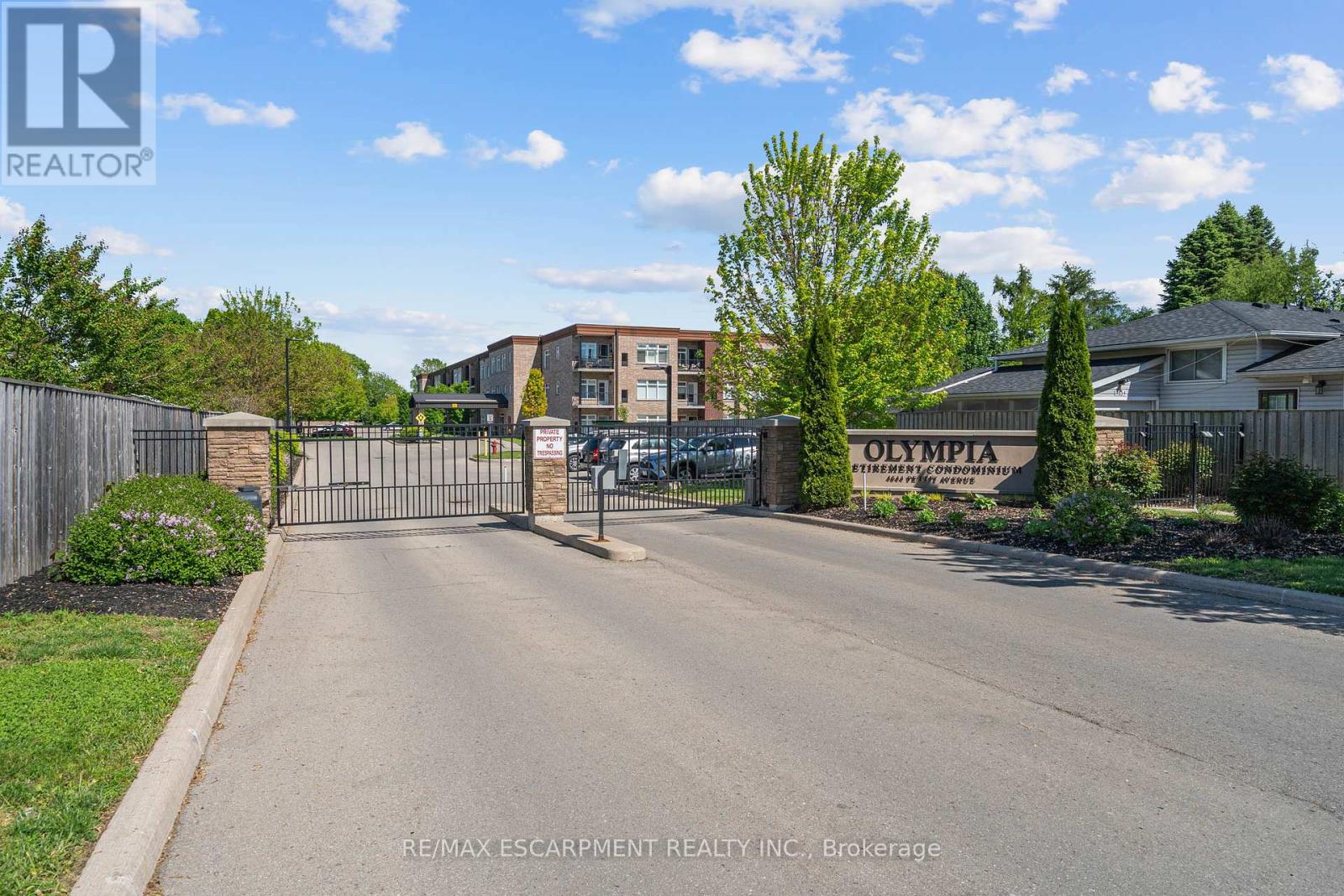 213 4644 Pettit Ave, Niagara Falls, ON L2E 6L5