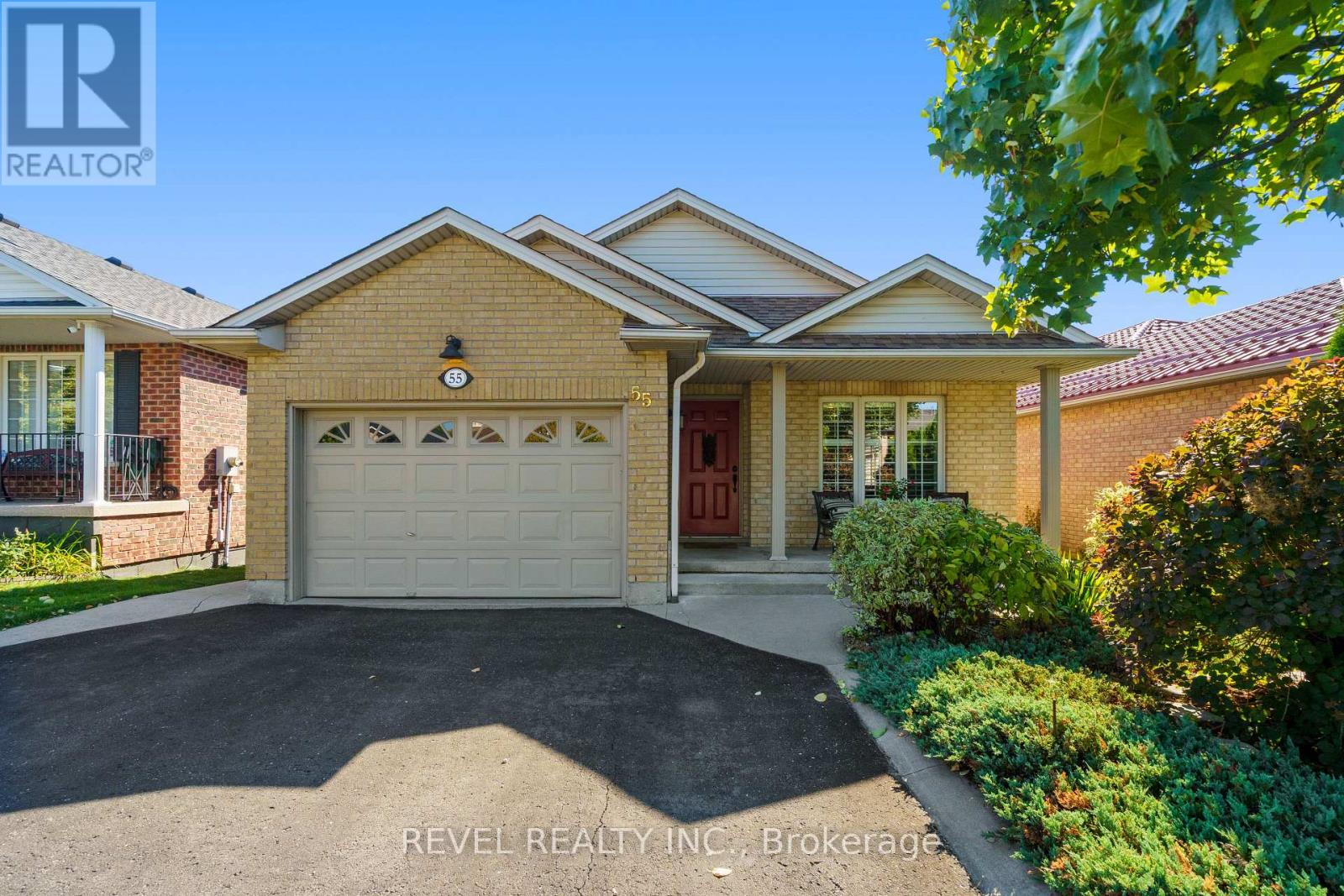 55 Amore Blvd, Hamilton, ON L9B 2V3