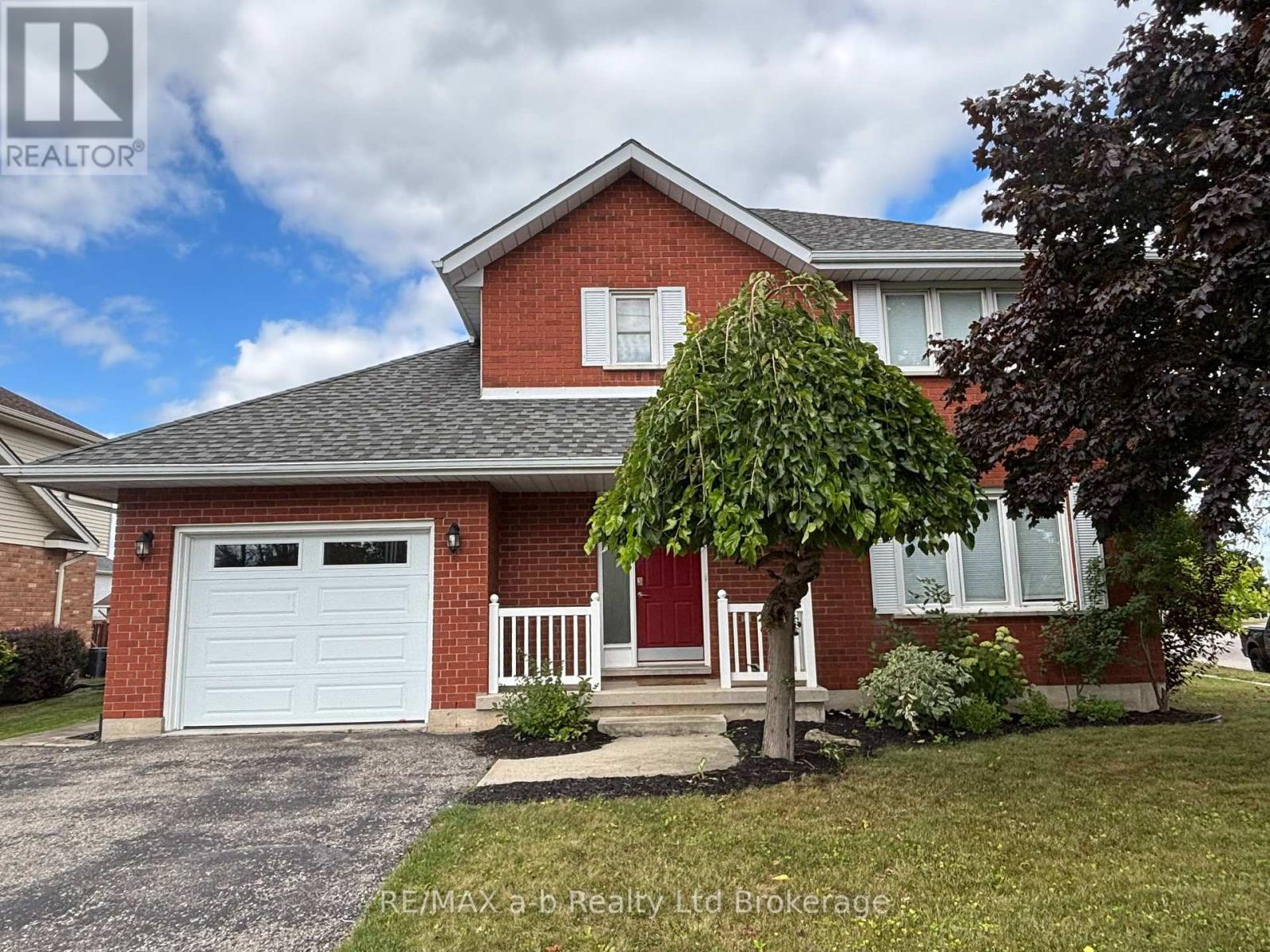 322 Lansdowne Ave, Woodstock, ON N4T 1M8