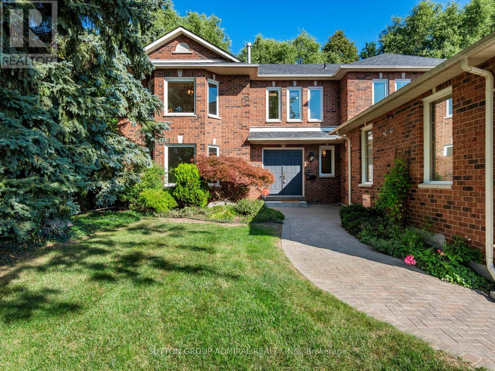 14 Harmony Hill Cres, Richmond Hill, ON L4C 8Z1