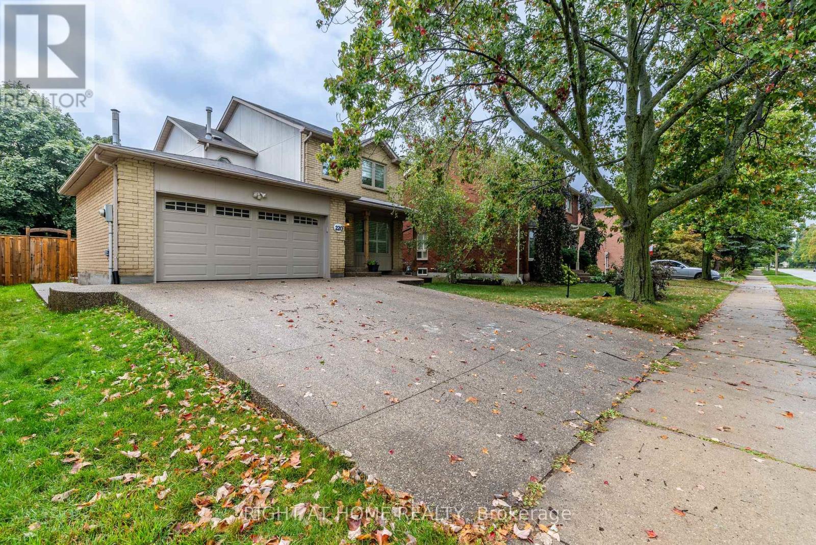 220 Odonoghue Ave, Oakville, ON L6H 3W6