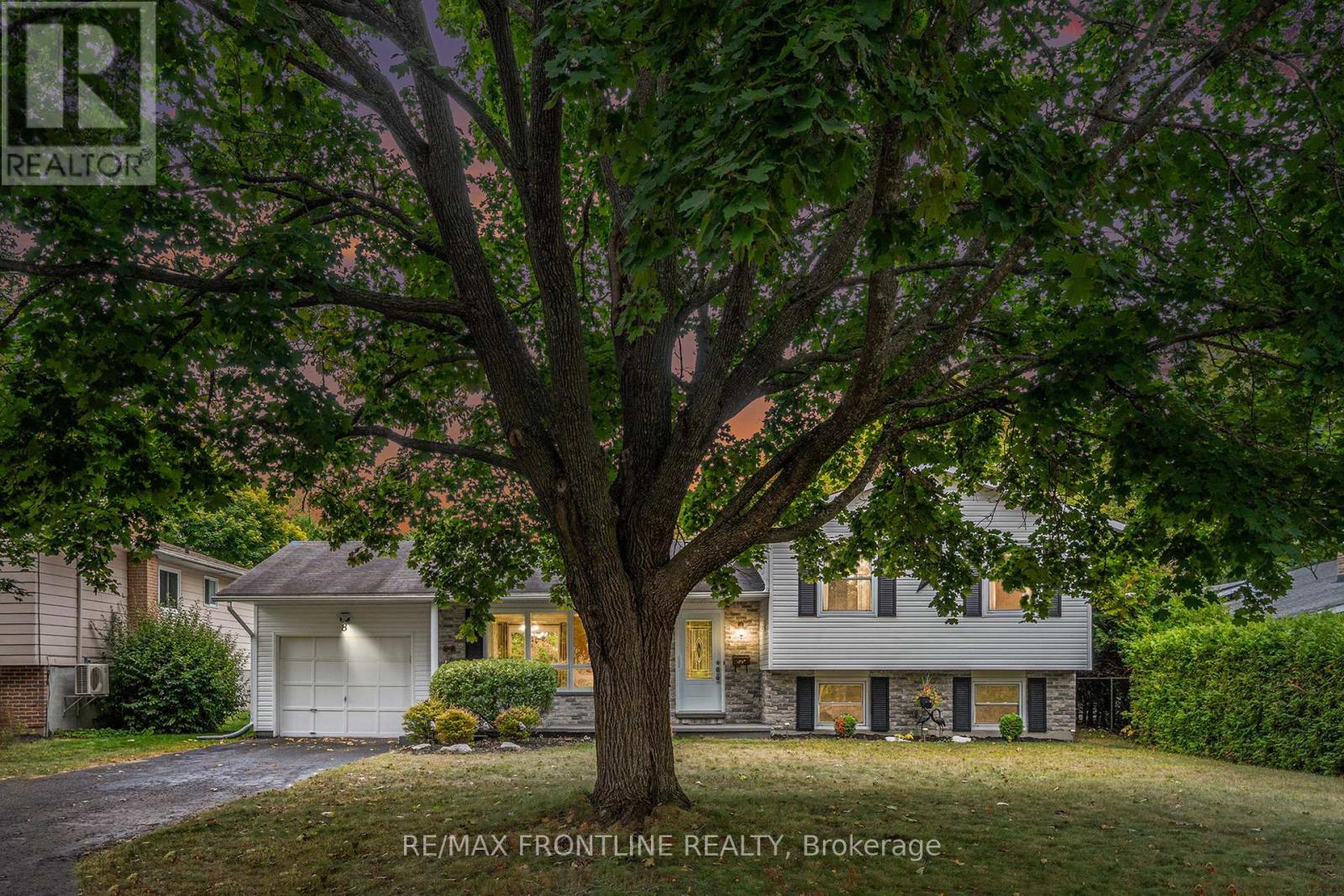 8 Tysick Ave, Perth, ON K7H 3J5