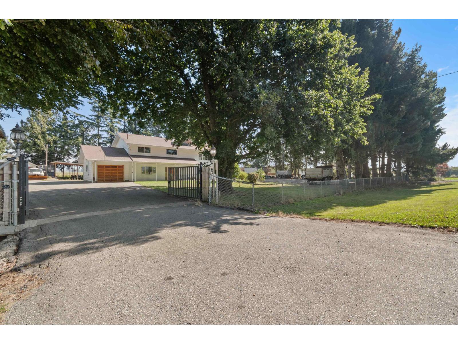 5460 Interprovincial Hwy, Abbotsford, BC V3G 2P6