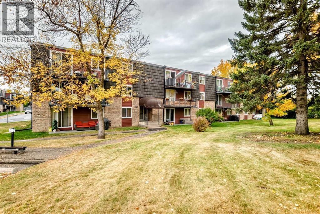 80 Galbraith Drive Sw Unit 4a, Calgary, AB T3E 3H4