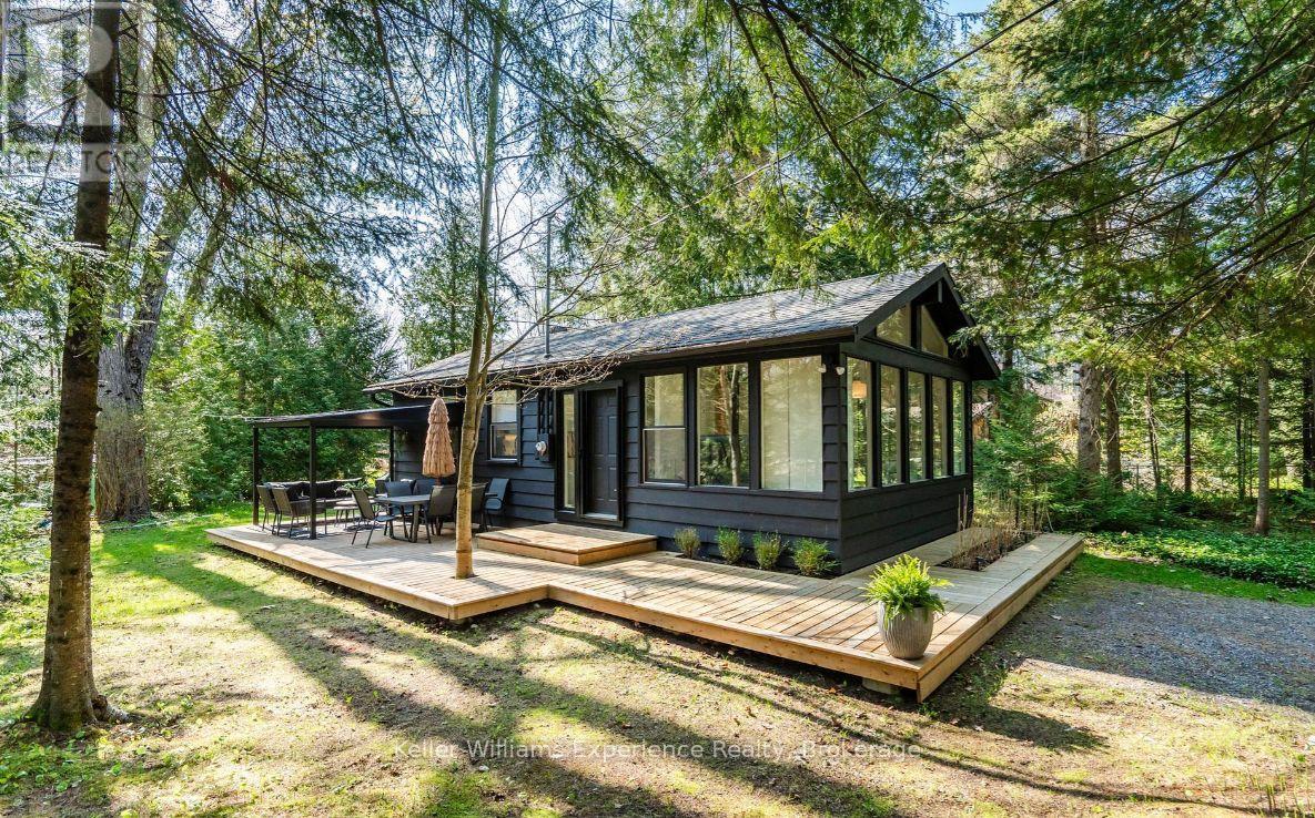 1 Sundown Rd, Tiny, ON L0L 2J0