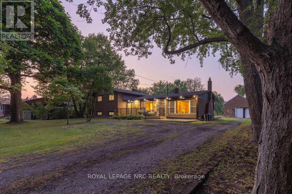 2432 Port Robinson Rd, Thorold, ON L3B 5N5