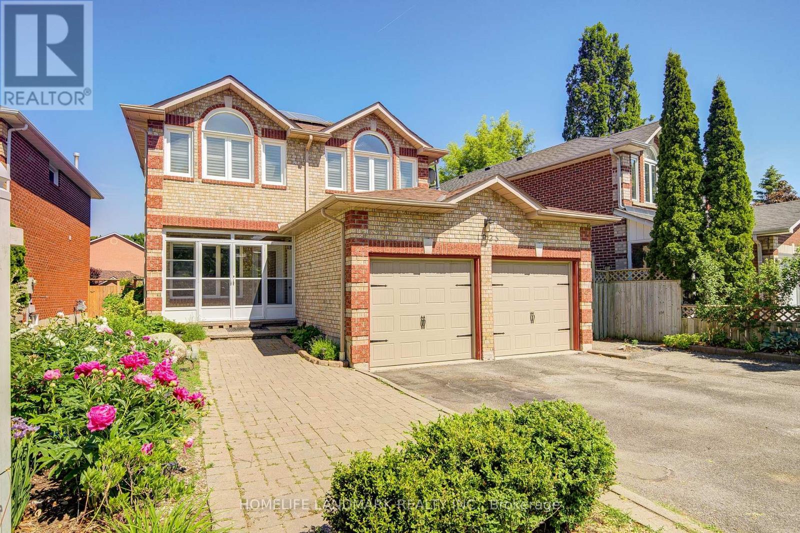 1925 Pine Grove Ave, Pickering, ON L1V 6R4