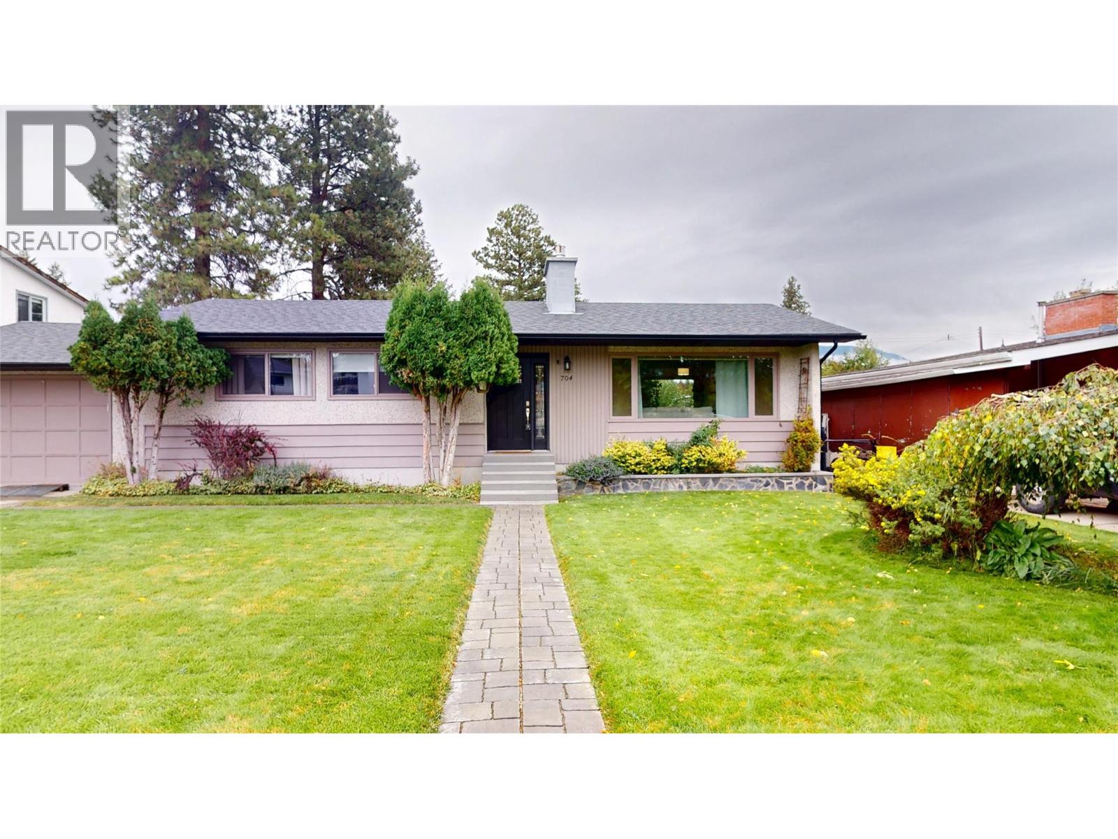 704 12th Avenue South, Cranbrook, BC V1C 2T2