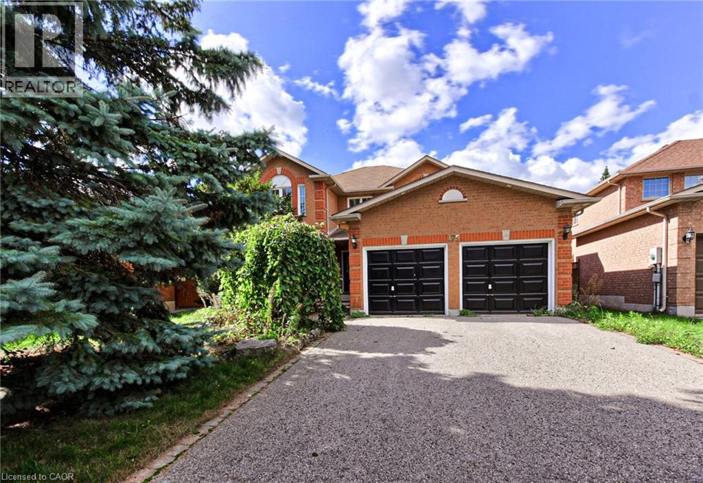 175 Rhodes Cir, Newmarket, ON L3X 1V3