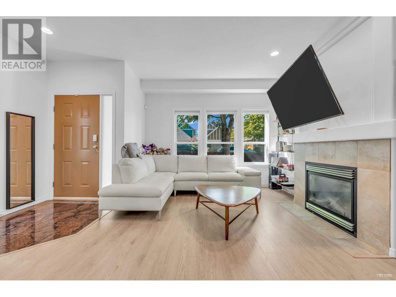 6777 Livingstone Place Unit 16, Richmond, BC V7C 5V8